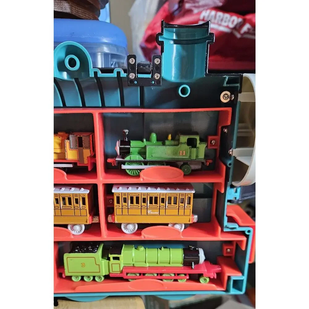 Thomas The Train 2002 Carrying Case With 17 Metal Cars